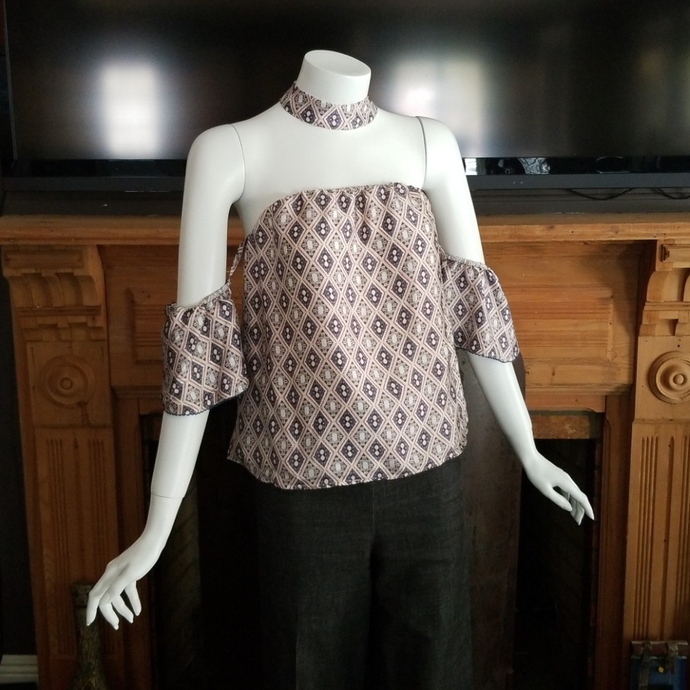 Flutter sleeve top